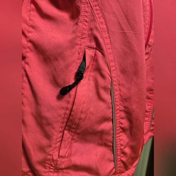 Brooks Nightlife Essential II Running Jacket Pink for Women -- Size: Med - Picture 8 of 17